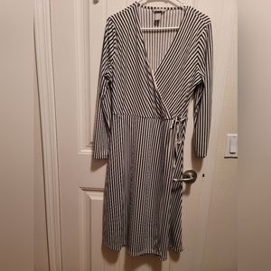 H&M black and white dress LARGE